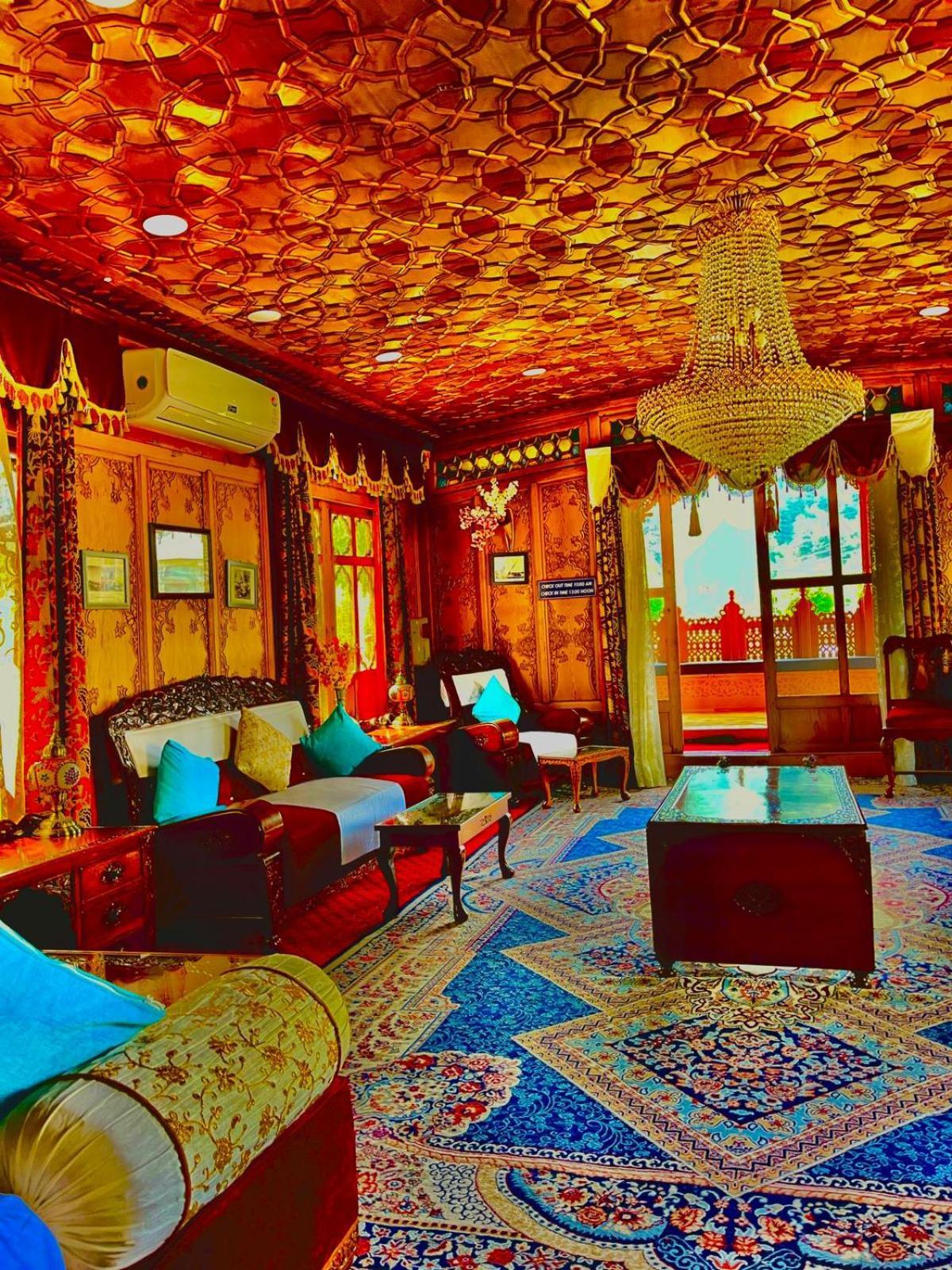 Hotel Crown Of India Group Of Houseboats Srīnagar Esterno foto