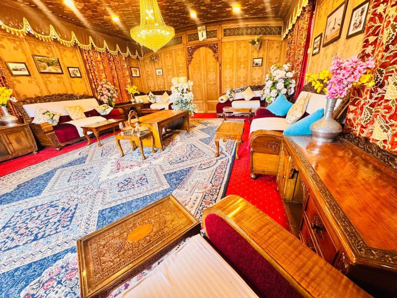 Hotel Crown Of India Group Of Houseboats Srīnagar Esterno foto